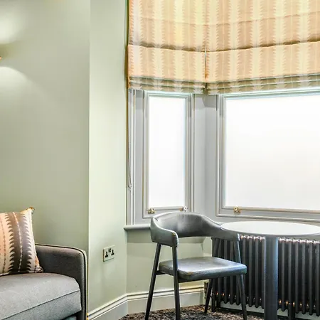 Clapham Guest house 4*