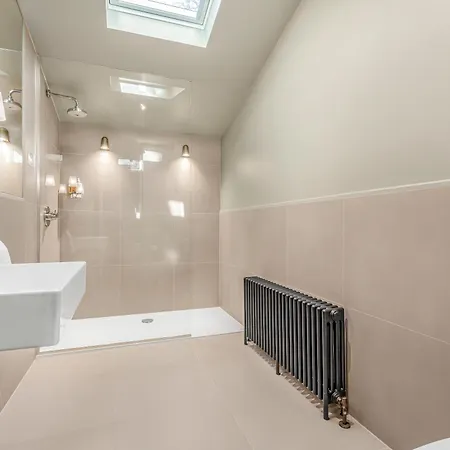 Clapham 4*
