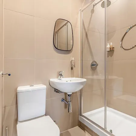 Clapham Guest house 4*