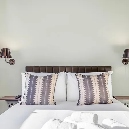 Clapham Guest house London