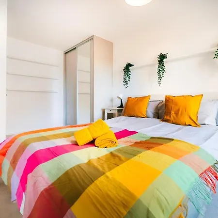 Peaceful In East End Apartment London