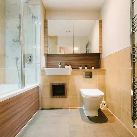Peaceful In East End Apartment London