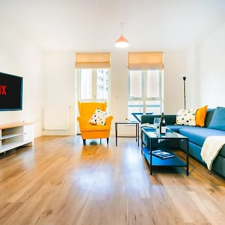 Peaceful In East End Apartment