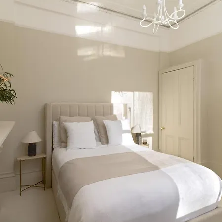 Sophisticated Notting Hill 2bed Apartment London