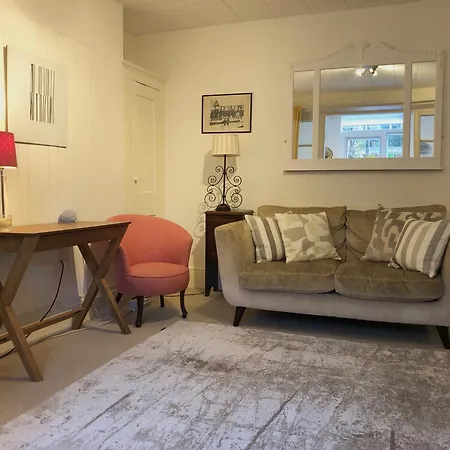 Spacious Comfortable Flat With Free Parking In East Finchley, Muswell Hill & Close To Alexandra Palace * Londres