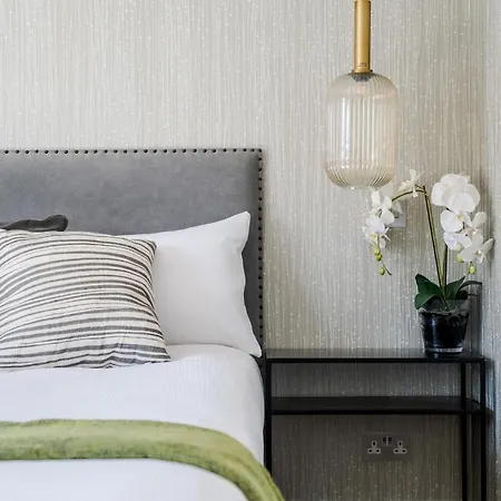 Luxury 3 Bedrooms In *