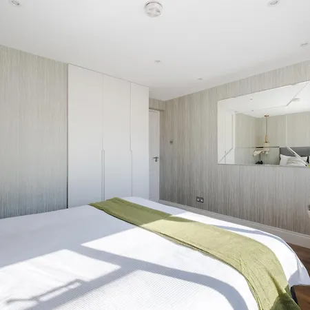 Luxury 3 Bedrooms In