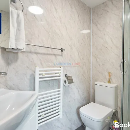 Apartment Last-minute Reserve L Sleeps Up To 4 Guests L One-bedroom With King Bed And High Ceilings Near Camden By Live Short Lets & Serviced *