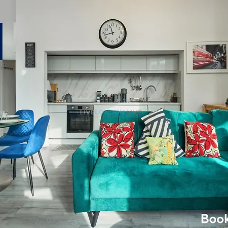 Apartment Last-minute Reserve L Sleeps Up To 4 Guests L One-bedroom With King Bed And High Ceilings Near Camden By Live Short Lets & Serviced London