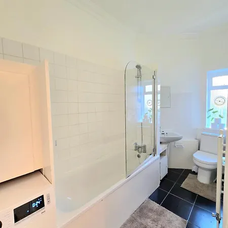 Charming Retreat Apartment