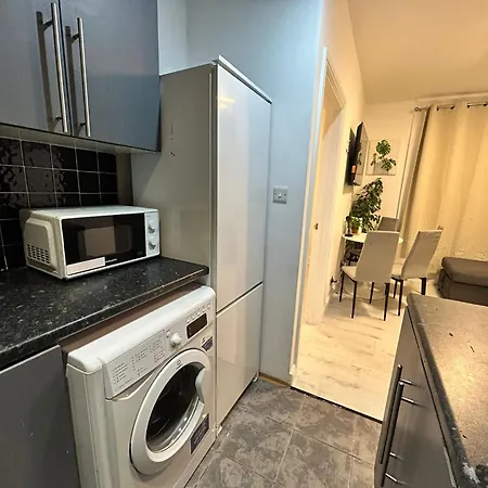 One Bedroom Flat Victoria Apartment London