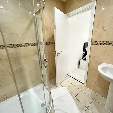 One Bedroom Flat Victoria