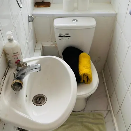 Edgware Road Private *