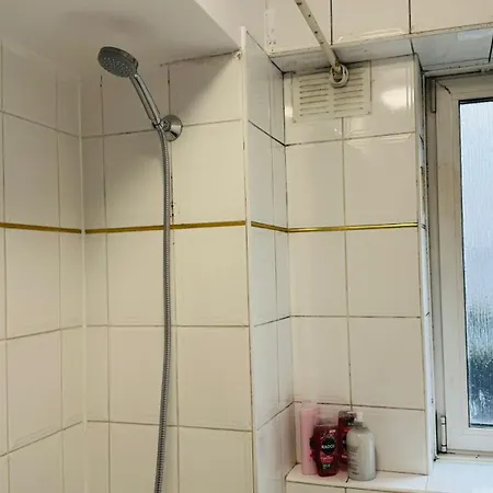 Edgware Road Private * London