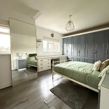 Milne Park Homestay *