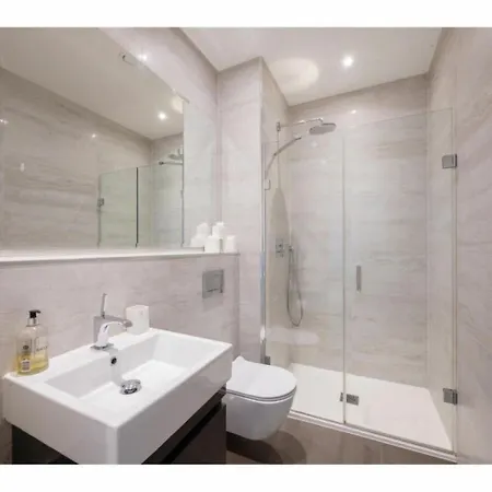 Apartment Covent Garden Modern Classic Sleeps 5 *