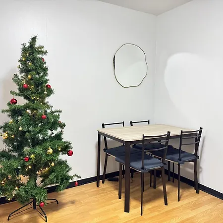 Cosy 2br Flat, Near Station In London *
