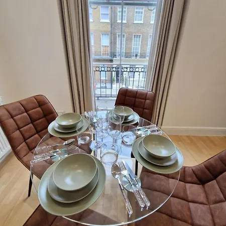 Marble Arch Apartment *