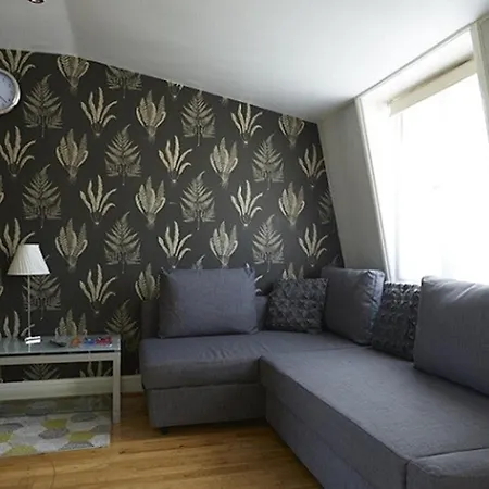 Georgian House Hotell 4*
