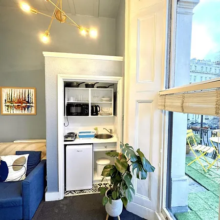 Kensington Gardens Aparthotel