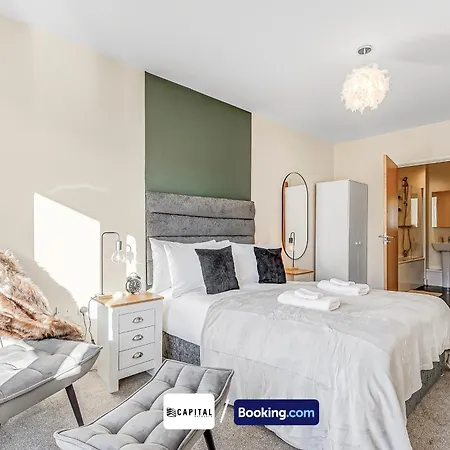1 Bed Apt, Luxury Balcony By Capital Retreats Short Lets & Serviced In Colindale With Free Wifi Apartment *
