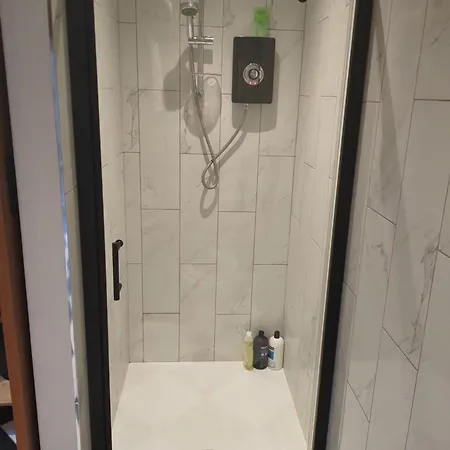 Bed & Breakfast Spacious Canary Wharf Free Parking