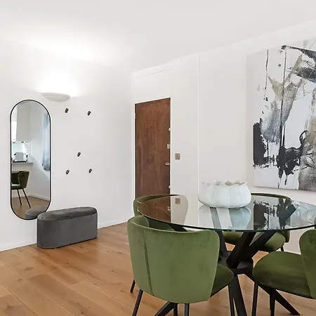 Notting Hill-opulent Bright Two Bedroom