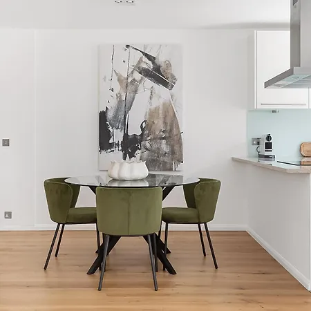 Apartment Notting Hill-opulent Bright Two Bedroom *