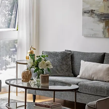 Notting Hill-opulent Bright Two Bedroom *