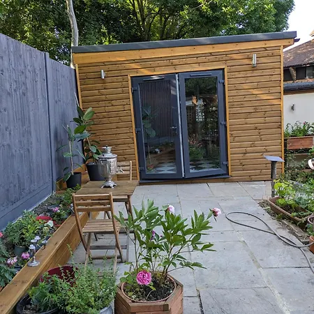 Bed & Breakfast Spacious Canary Wharf Free Parking *