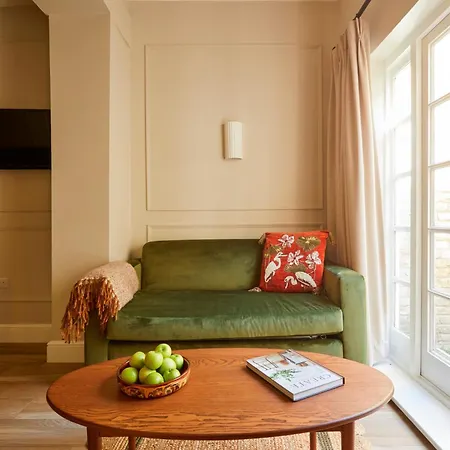 Georgian House 4*
