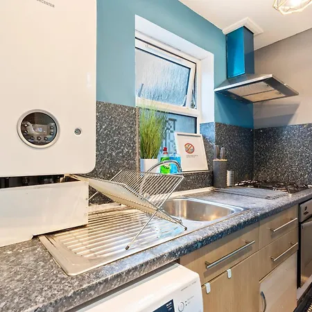 Impeccable 4-bed House In Brixton Prázdninový dům