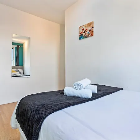 Prázdninový dům Impeccable 4-bed House In Brixton *