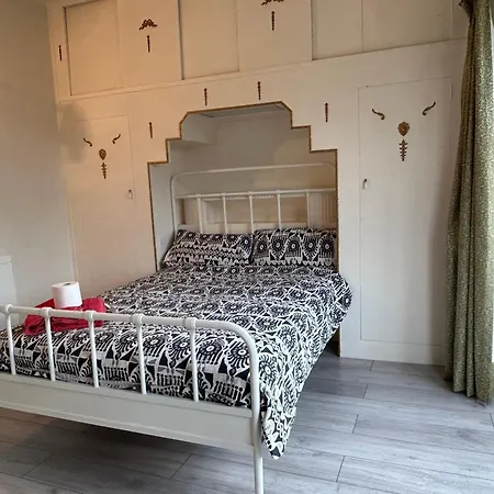 Guest house Double Bedroom Near Heathrow Airport & London Hayes (Greater London)