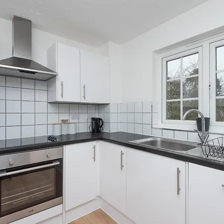 Beautiful 2-bed Near Wimbledon Tennis