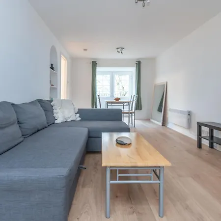 Beautiful 2-bed Near Wimbledon Tennis Apartment