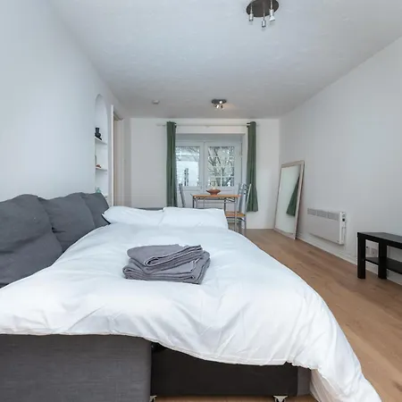 Beautiful 2-bed Near Wimbledon Tennis Apartment *