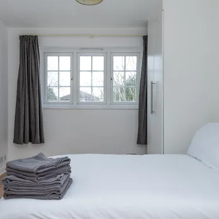 Beautiful 2-bed Near Wimbledon Tennis