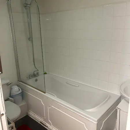 2 Bed Flat London