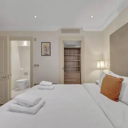 Bed & Breakfast Contemporary Stylish 3 Bedrooms Flat In