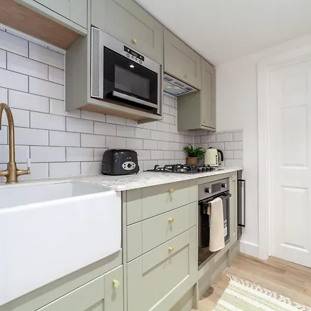 Renovated 2br Flat With Garden, Hammersmith アパート