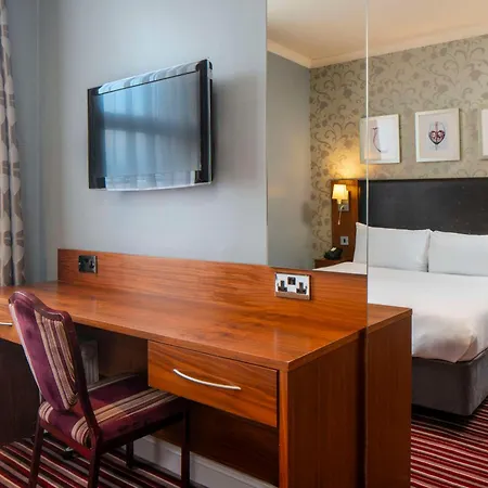 Hotel London Aerodrome Hotel, Bw Signature Collection 4*