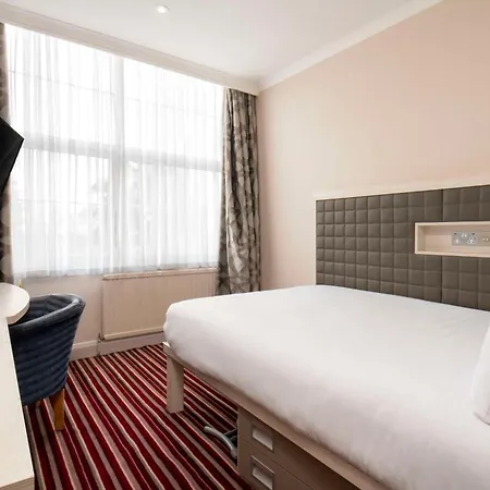 London Aerodrome Hotel, Bw Signature Collection Hotel