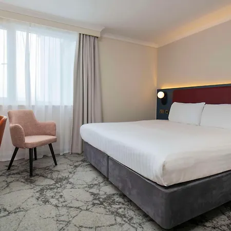 London Aerodrome Hotel, Bw Signature Collection Hotel 4*