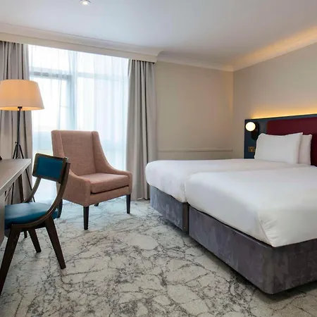 London Aerodrome Hotel, Bw Signature Collection