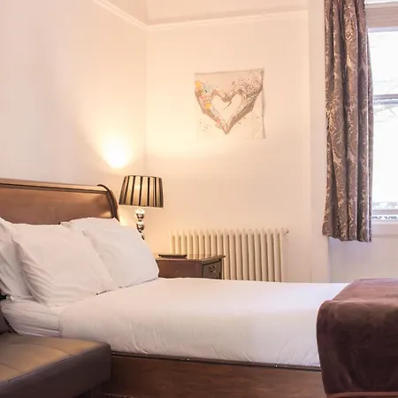At Marylebone Apartment *