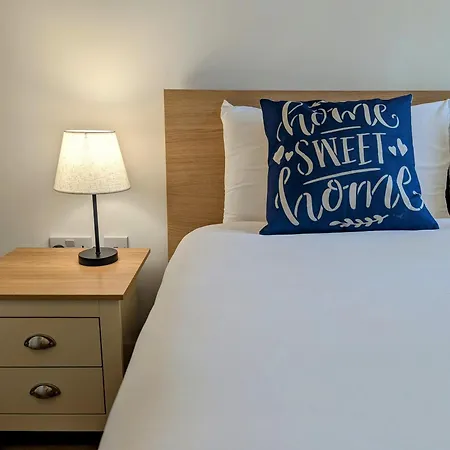 Charming 2-bedroom Canary Wharf - London