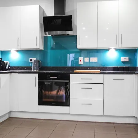 Apartment Walk To King's Hospital,private Terrace,828 Sq Ft,workspace
