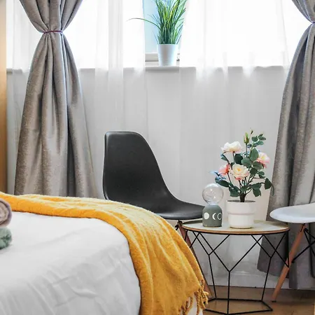 Walk To King's Hospital,private Terrace,828 Sq Ft,workspace Apartment London