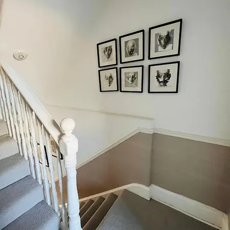 Elegant & Spacious 3 Bed London
